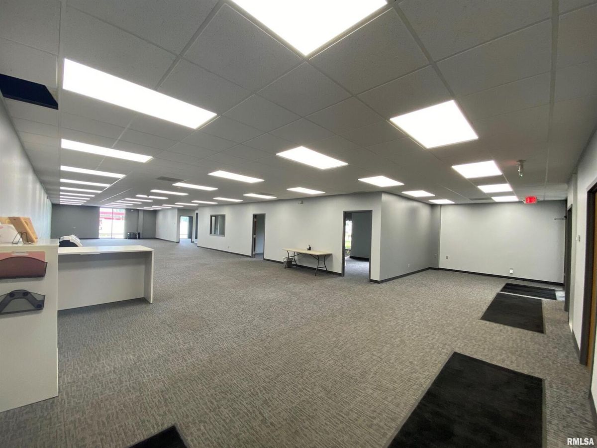 1040 W 11th Street, Milan, IL 61264