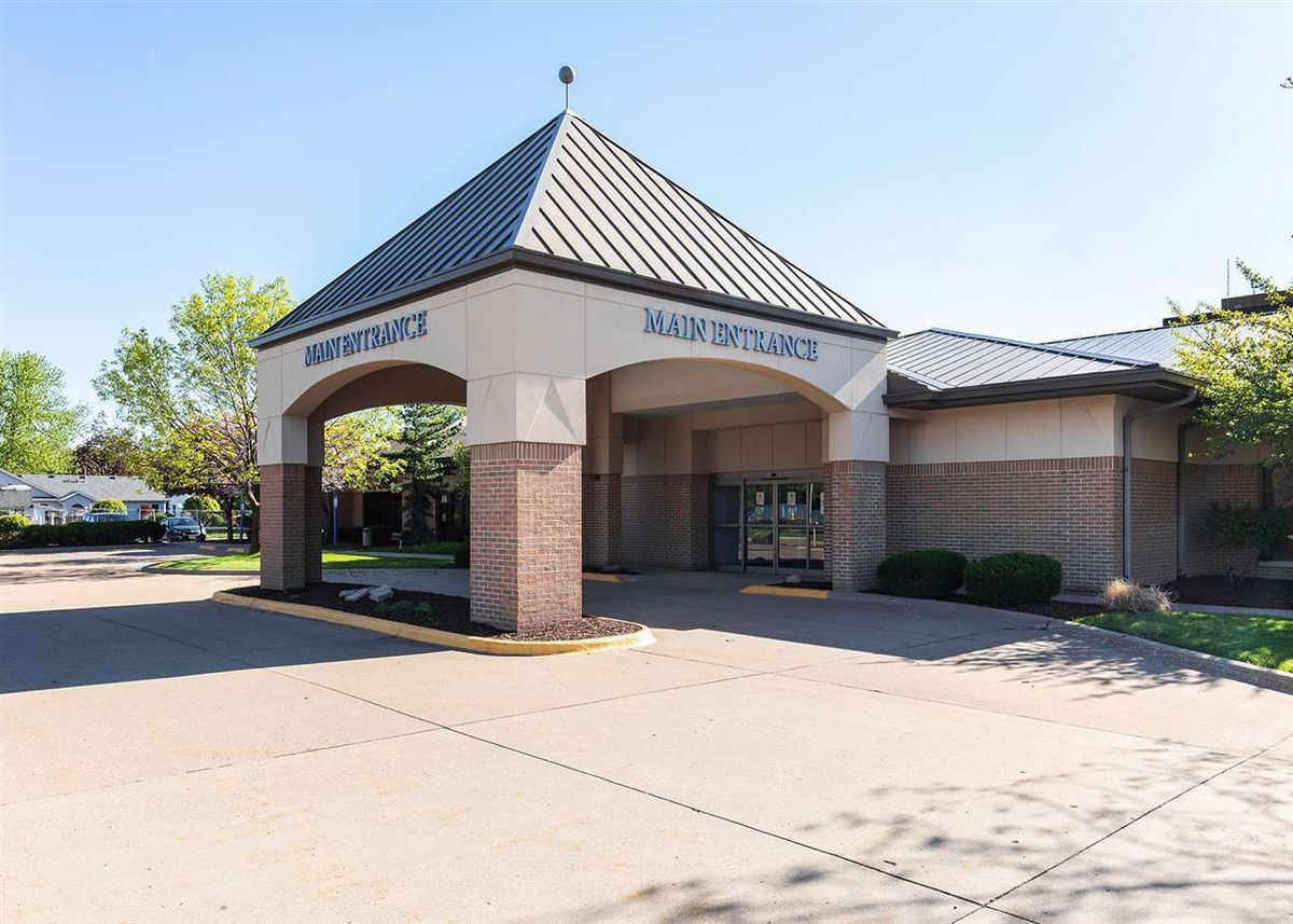 465 AVENUE OF THE CITIES Avenue, East Moline, IL 61244